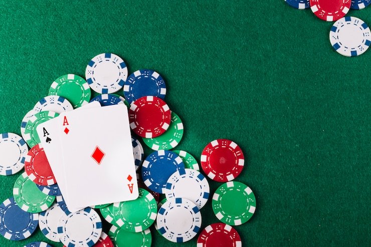 Tabel pembayaran Texas Hold'em Bonus bewin999 menampilkan payout untuk setiap kombinasi kartu